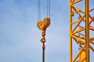 Sådan får du mere ud af byggeprojektet ved at leje en lift